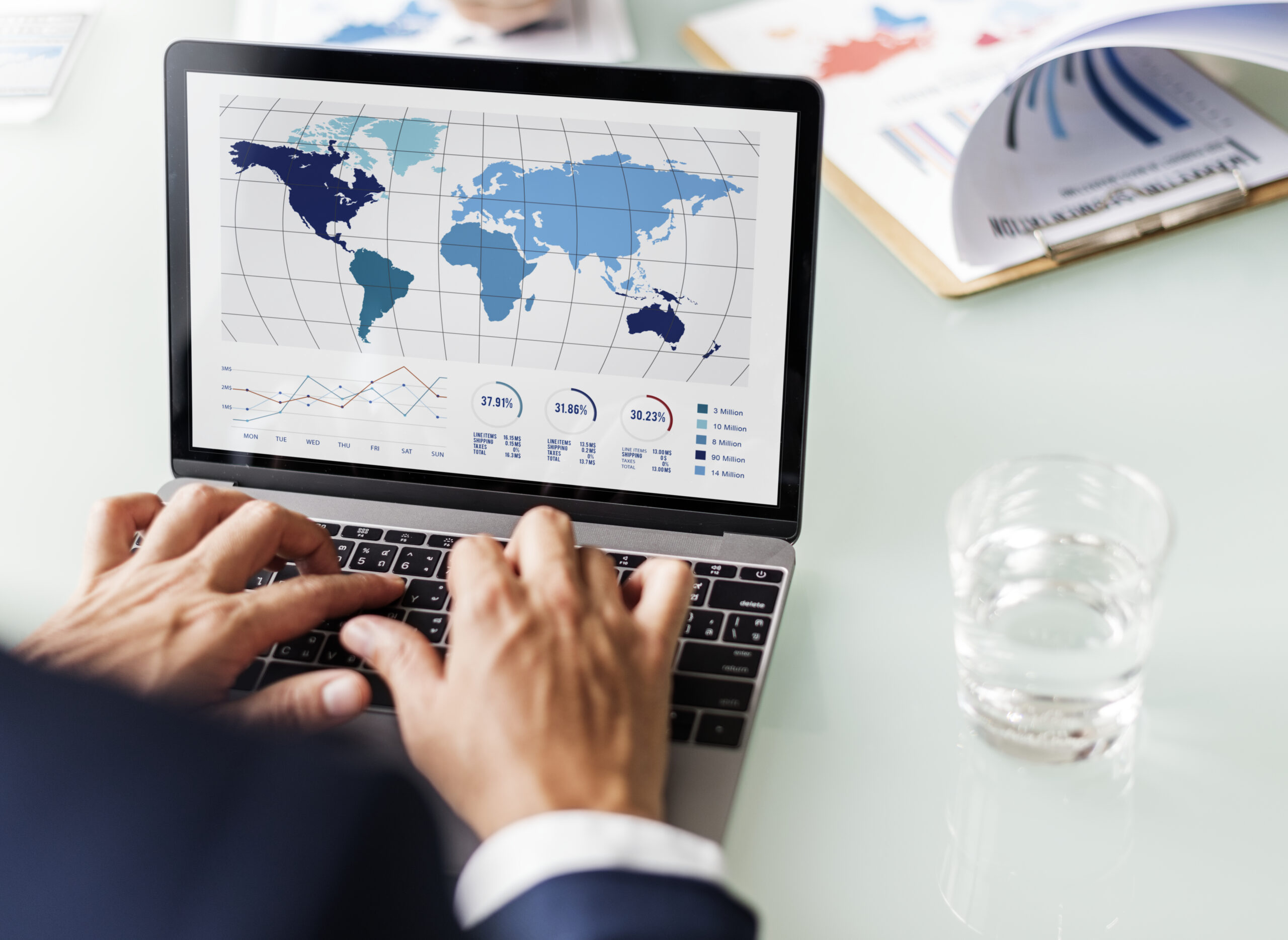 Expansão internacional: adaptando seu infoproduto para mercados estrangeiros